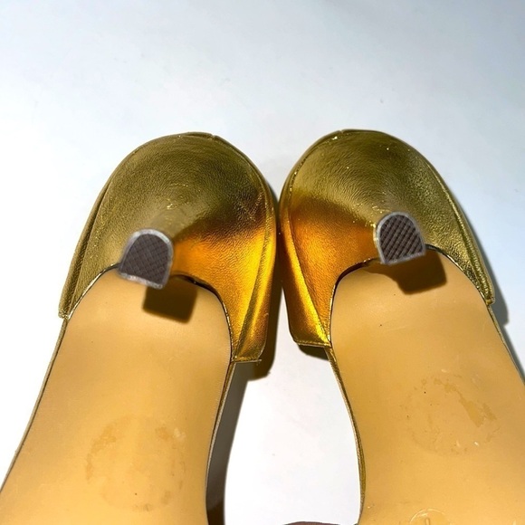 Seychelles Gold with Rhinestone Heels - Picture 13 of 14